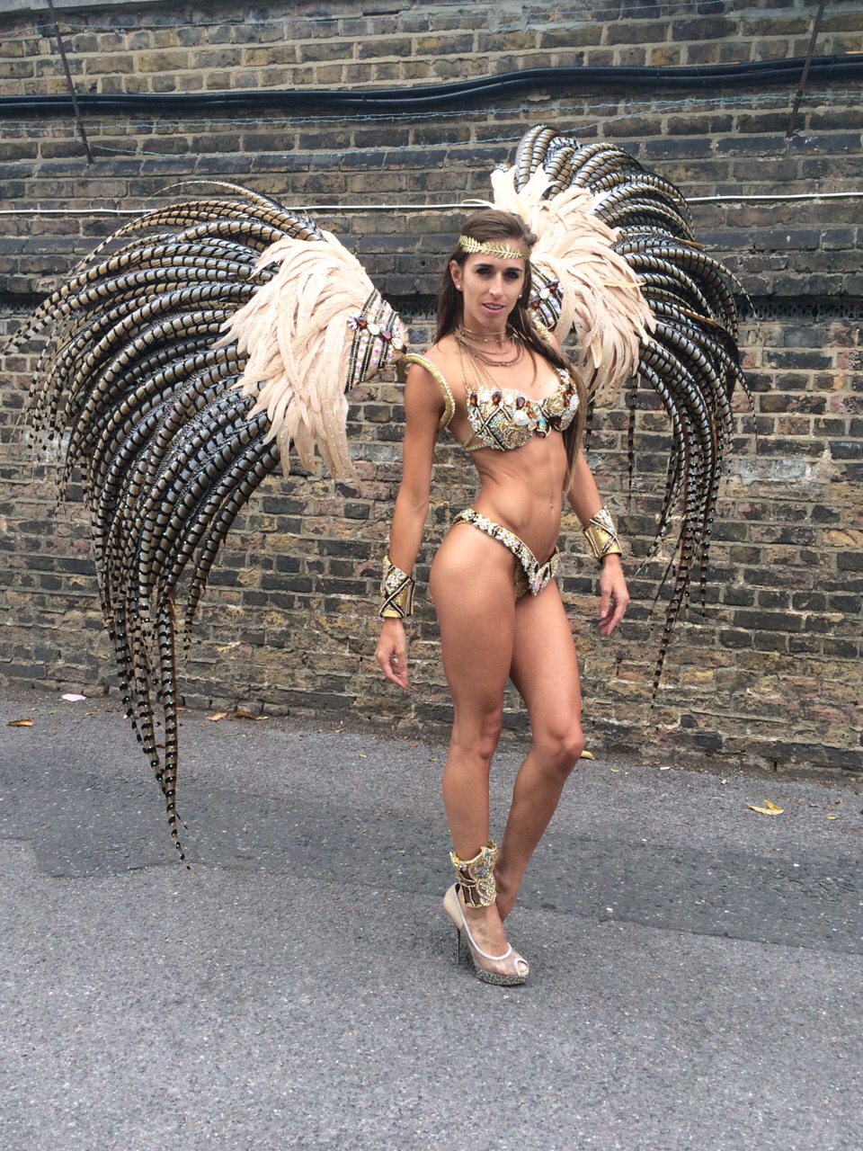 very pretty wire bra for Trinidad Carnival 2k15  Carnival outfits,  Carnival fashion, Burlesque costume